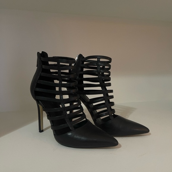 Woman’s Aldo Heels - Picture 1 of 3